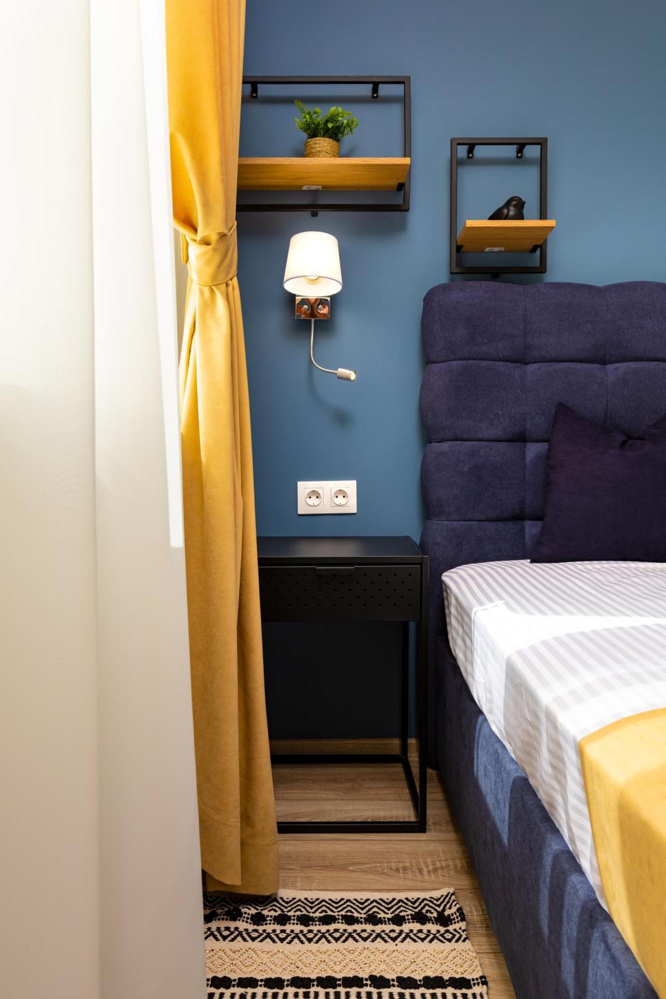 Kapana Guest House On Central Pedestrian Street With Parking Included Plovdiv Room photo